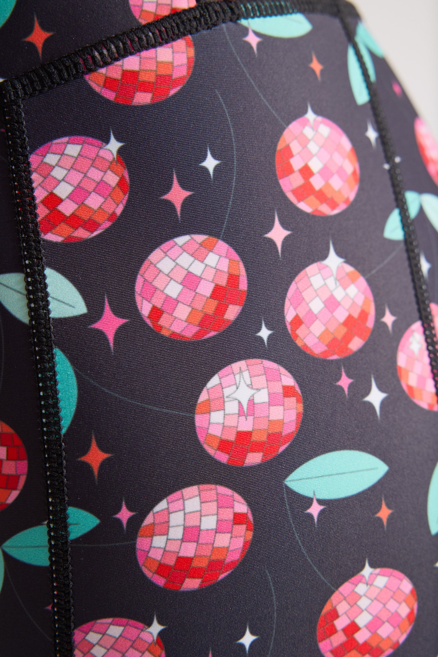 VOXY 5" Short (Cherry Disco)