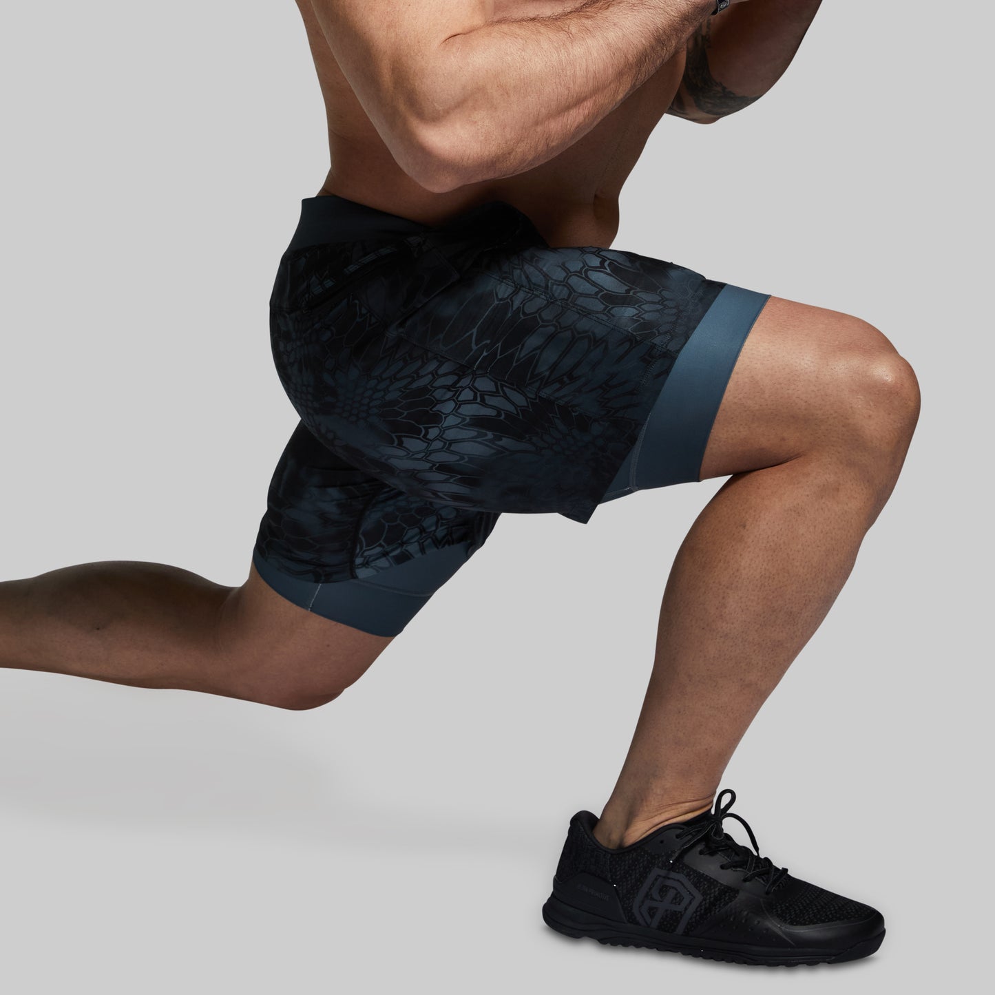 Versatile Short W/ Compression 7" (Typhon)